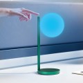 Lampka z ładowarką indukcyjną Bubble, zielona - Lexon