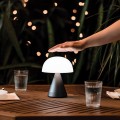 Lampa z głośnikiem bluetooth Mina Audio Led, bezprzewodowa, szara - Lexon
