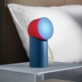 Lampa stołowa bezprzewodowa Orbe LED, niebiesko-czerwona - Lexon