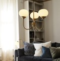 Nowoczesny żyrandol do salonu Elsy Brass, szklane kule - PR Home