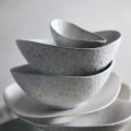 Ceramiczna miska z fakturą i organicznym kształtem Tega - Muubs