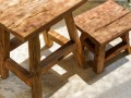 Drewniany taboret Yoke 47, z efektem postarzenia - Bazar Bizar