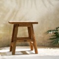 Drewniany taboret Yoke 47, z efektem postarzenia - Bazar Bizar