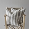 Miękka poszewka na poduszkę Holte Olive 50x50, z lnu stonewashed - Tell Me More