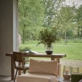 Świecznik drewniany ze szklanym kloszem Arbre 28, ciemnobrązowy - Pomax