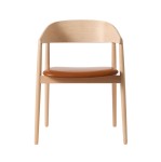 Krzesło drewniane z tapicerowanym siedziskiem AC2, buk bielony, skóra cognac - Andersen Furniture