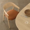 Krzesło drewniane z tapicerowanym siedziskiem AC2, buk bielony, skóra cognac - Andersen Furniture