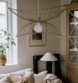 Metalowa lampa wisząca o falującym kształcie Ray 70, Mud - Globen Lighting