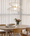 Metalowa lampa wisząca o falującym kształcie Ray 70, mosiężny - Globen Lighting