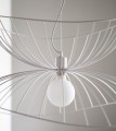 Metalowa lampa wisząca o falującym kształcie Ray 70, biała - Globen Lighting