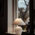 Lampa stołowa kula ze stożkowym kloszem Iris 35, biała - Globen Lighting