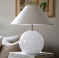 Lampa stołowa kula ze stożkowym kloszem Iris 35, biała - Globen Lighting