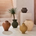 Wazon na nóżce ceramiczny Ilo Sand - UNC
