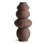 Designerski wazon z terakoty z chropowatą powierzchnią Okar 54 - Vical