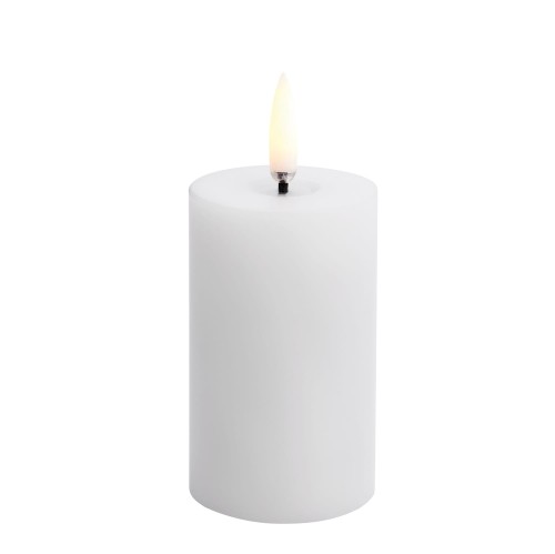 Świeca walec LED na baterie z ruchomym płomieniem Melted Pillar 5x7,5, biała - Uyuni