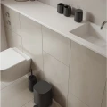Betonowy dozownik do mydła Time 220 ml, czarny - Zone Denmark