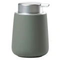 Porcelanowy dozownik do mydła Nova 250 ml, oliwkowa zieleń - Zone Denmark