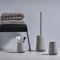 Kamionkowy dozownik do mydła Nova One 250 ml, ciemny szary - Zone Denmark