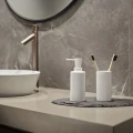 Porcelanowy dozownik do mydła Solo 300 ml, biały - Zone Denmark