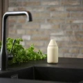 Silikonowy dozownik do mydła Singles 300 ml, Limestone - Zone Denmark