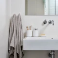 Kubek na szczoteczki do zębów porcelanowy Nova, biały - Zone Denmark