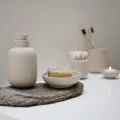 Kubek łazienkowy ceramiczny Sensu, Sand - Zone Denmark