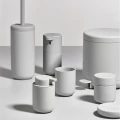 Mydelniczka ceramiczna Ume, szary jasny - Zone Denmark
