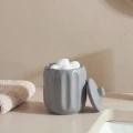 Ceramiczny pojemnik na waciki i patyczki z reliefowym wzorem Colorama, szary - 5five