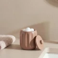 Ceramiczny pojemnik na waciki i patyczki z reliefowym wzorem Colorama, różowy - 5five