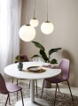 Lampa sufitowa nad stół do jadalni Grant 15 w kolorze mosiądzu z białą szklaną kulą NORDLUX