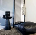 Skórzana pufa do salonu i sypialni Nappa Black BAZAR BIZAR
