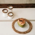 Podkładka pod talerz Bave White z trawy morskiej i rafii BAZAR BIZAR