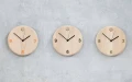 Drewniany zegar stojący na komodę WoodTime dąb - Andersen Furniture