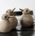Drewniany ptak figurka Birdie M - Andersen Furniture