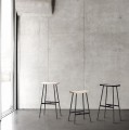 Stołek barowy czarny HC2-65 siedzisko dąb czarny - Andersen Furniture