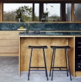 Stołek barowy czarny HC2-79 siedzisko dąb czarny - Andersen Furniture