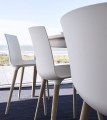 Designerskie krzesło na drewnianych nogach Tac białe - Andersen Furniture