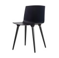 Designerskie krzesło na drewnianych nogach Tac czarne siedzisko i nogi - Andersen Furniture