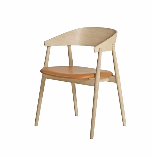 Krzesło drewniane tapicerowane AC2 dąb bielony siedzisko skóra cognac - Andersen Furniture