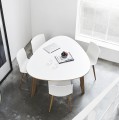 Designerskie krzesło na drewnianych nogach Tac białe - Andersen Furniture