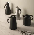 Vacuum jug Matt Black 1.0L - Eva Solo