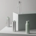 Butelka na wodę bez bpa Bottle Sage 0,5L szałwiowy - Eva Solo