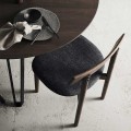 Krzesło drewniane z tapicerowanym siedziskiem Tetra Dark Oak - Muubs