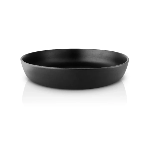 Niska miska na sałatkę Nordic Kitchen Ø28, kamionka czarna - Eva Solo