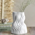 Biały wazon ceramiczny Sahal - Bloomingville