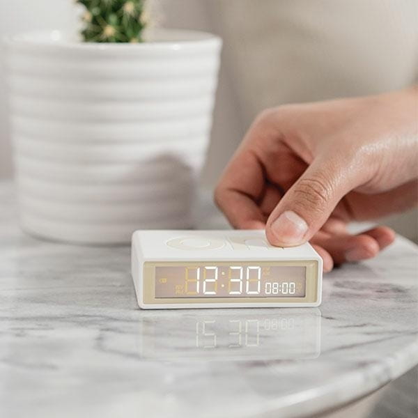 Lexon Flip+ budzik na baterie, sklep natural home decor