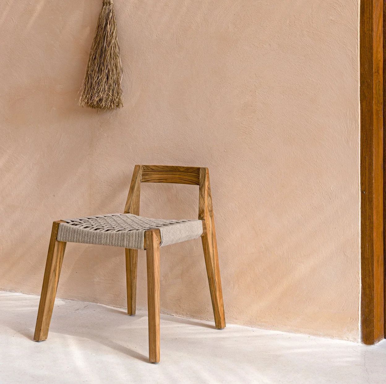 drewniane krzesło z niskim oparciem, Natural Home Decor