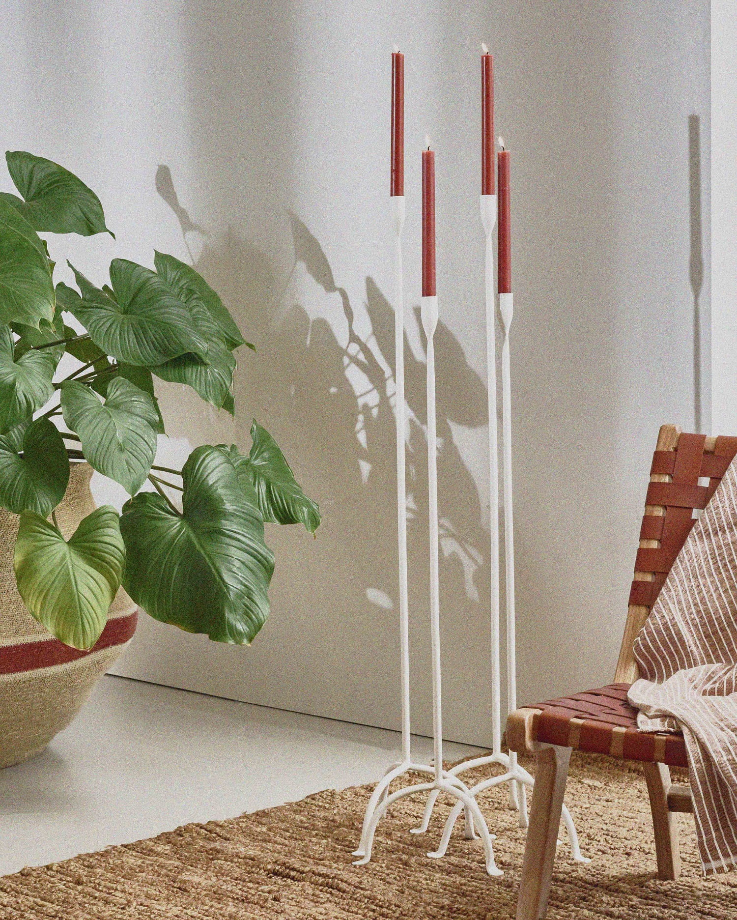 Świecznik podlogowy wysoki metalowy biały Natural Home Decor