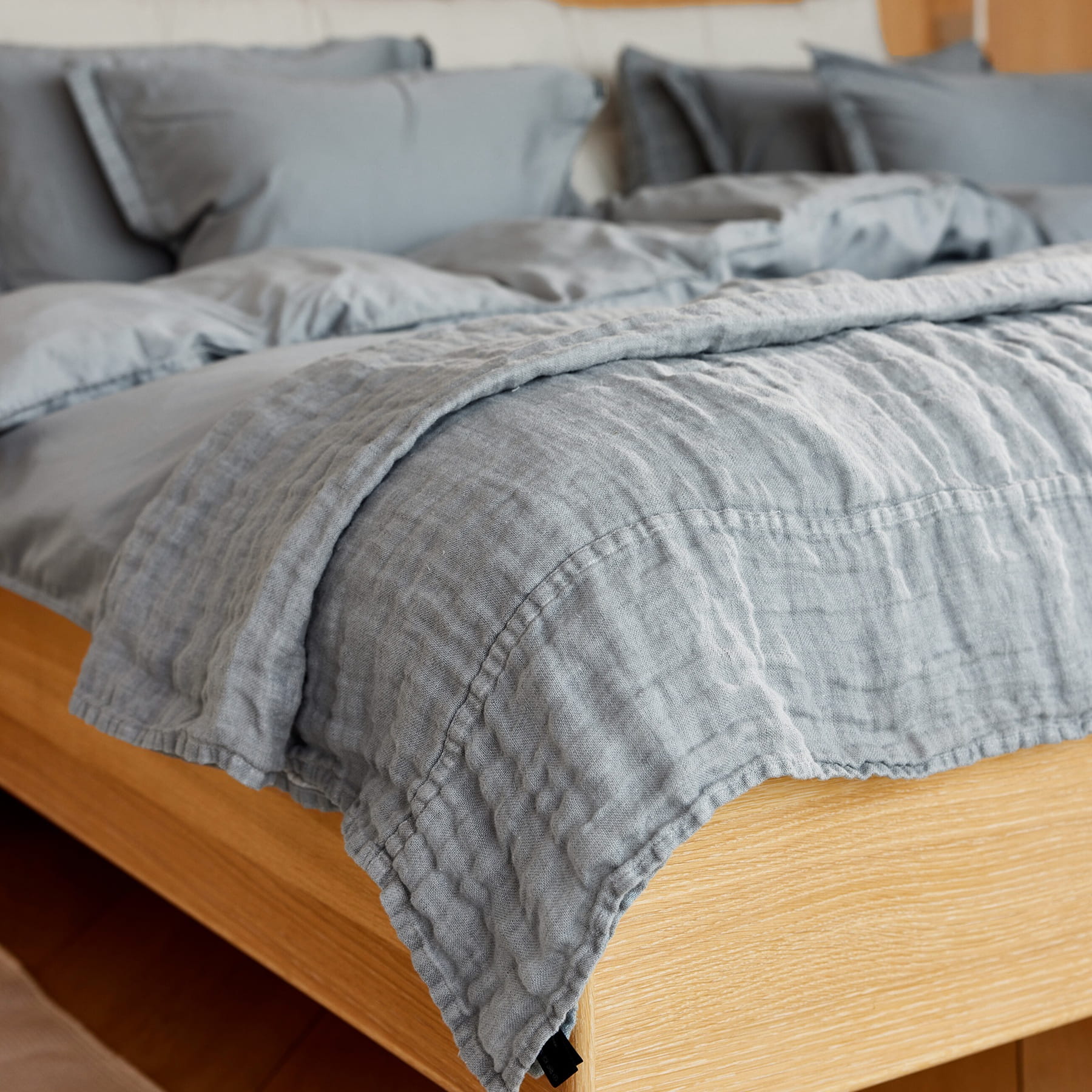 Lniana biała narzuta na łóżko Hannelin Himla Natural Home Decor